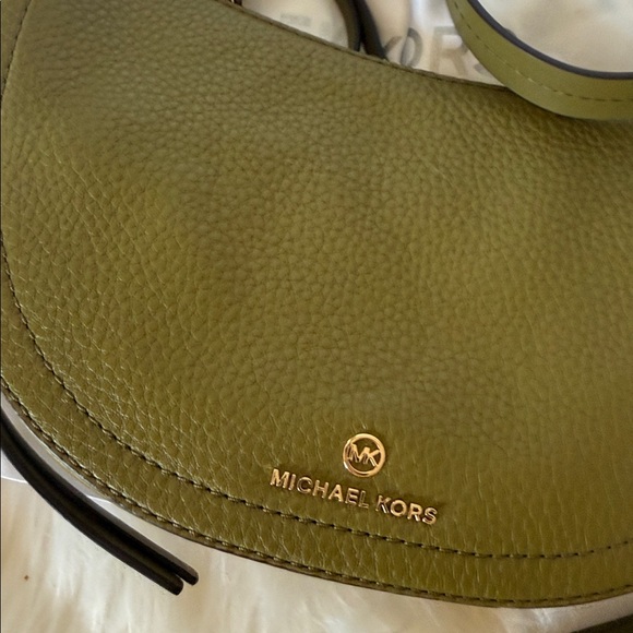 Michael.Kors Camden Small.Messenger Bag - Picture 10 of 10